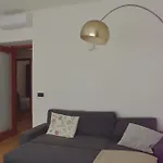 Roiano Cinque 公寓 *